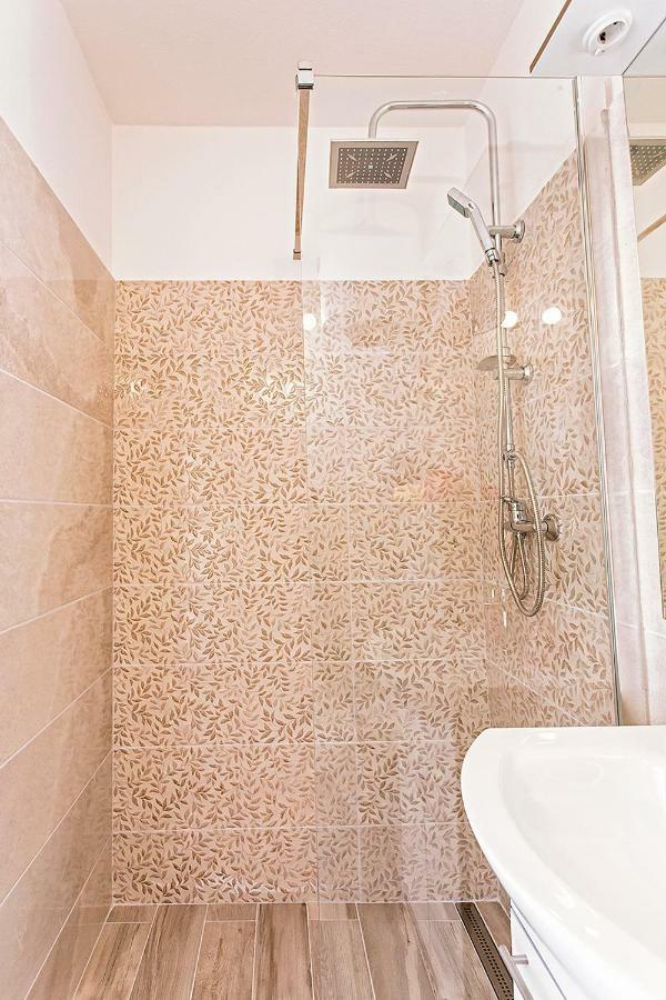 Apartment Biokovo Nature Park Brela Esterno foto